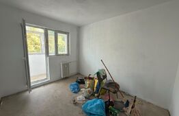 Apartament 4 camere, 62 mp, zona Malu Rosu