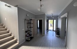 Casa de vanzare, 380 mp, zona Vest