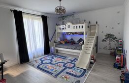 Casa de vanzare, 380 mp, zona Vest
