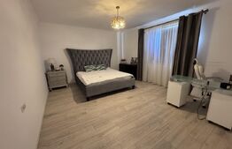 Casa de vanzare, 380 mp, zona Vest