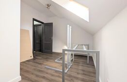 Casa cu 6 camere, 225 mp, zona Central 