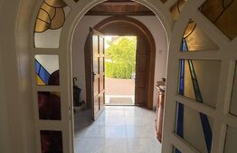 Casa premium, ultracentrala  cu piscina si 1249 mp teren. 