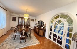 Casa premium, ultracentrala  cu piscina si 1249 mp teren. 