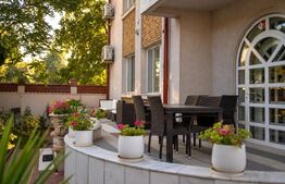Casa premium, ultracentrala  cu piscina si 1249 mp teren. 