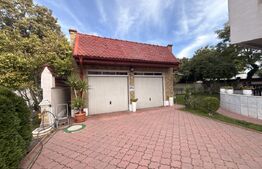 Casa premium, ultracentrala  cu piscina si 1249 mp teren. 