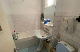Apartament 3 camere, decomandat, 60 mp, zona Cina