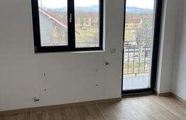 Vând duplex la cheie - suprafață utilă este de 110 m2 ,   3 dormitoare
