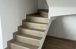 Vând duplex la cheie - suprafață utilă este de 110 m2 ,   3 dormitoare