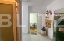 Apartament 3 camere, decomandat, zona centrală (ideal pentru birouri, salon, etc.)