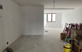 Apartament de 3 camere, 2 balcoane, 93 mp, etaj 1