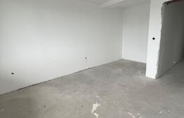 Apartament de 3 camere, 2 balcoane, 93 mp, etaj 1