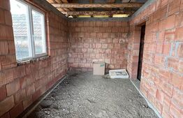 Casa 59 mp, teren 1300 mp, zona Balta Blonda 