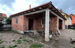 Casa 59 mp, teren 1300 mp, zona Balta Blonda 