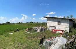 Teren intravilan 2500 mp, front 25 m, zona Odoreu 