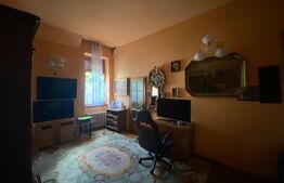 Oportunitate !!!Casa semicentrala cu 2 apartamente 