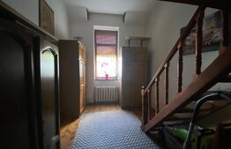 Oportunitate !!!Casa semicentrala cu 2 apartamente 