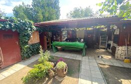 Oportunitate !!!Casa semicentrala cu 2 apartamente 