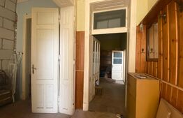 Oportunitate !!!Casa semicentrala cu 2 apartamente 