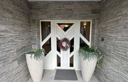 Vila de Lux de Vanzare - Eleganta si Confort, Zona 14 Mai