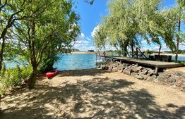 Vilă la Lac în Zona Apa - Oază de Confort și Eleganță