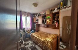 Apartament 3 camere etaj 2  micro 14 la pret de 2 camere  mobilat si utilat 