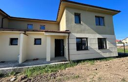 Casă Tip Duplex în Martinesti