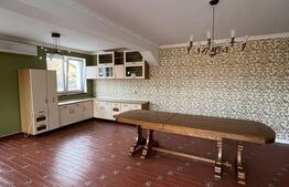 Casă în Zona Strada Botizului