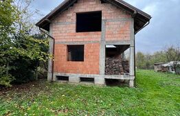 Casă în Construcție pe Malul Somesului