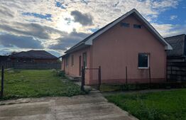 Vânzare Casă Spațioasă cu Două Unități Locative Separate - Botiz