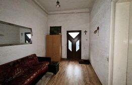 Oportunitate !!! Apartament cu 3 camere la casa zona semicentrala 