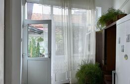 Oportunitate !!! Apartament cu 3 camere la casa zona semicentrala 