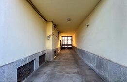 Apartament 3 camere decomandat etaj 1  zona spitalul vechi 