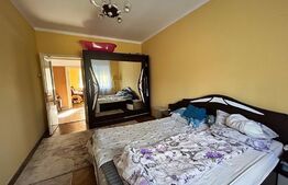 Apartament 3 camere decomandat etaj 1  zona spitalul vechi 