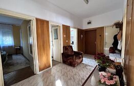 Apartament 3 camere decomandat etaj 1  zona spitalul vechi 
