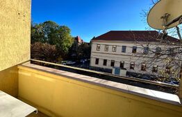 Apartament 3 camere decomandat etaj 1  zona spitalul vechi 