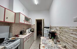 Apartament 3 camere decomandat etaj 1  zona spitalul vechi 