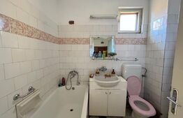 Apartament 3 camere decomandat etaj 1  zona spitalul vechi 