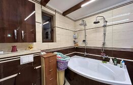 Casa pe 2 nivele suprafata 240 mp utili + 475 mp teren 