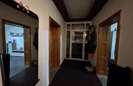 Casa pe 2 nivele suprafata 240 mp utili + 475 mp teren 