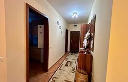 Apartament 3 camere decomandat in Micro 16  foarte spatios cu 2 bai si 2 balcoane parter inalt 