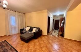 Apartament 3 camere decomandat in Micro 16  foarte spatios cu 2 bai si 2 balcoane parter inalt 