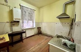 Apartament cu 2 camere decomandat la parter zona semicentrala, NECESITA RENOVARE  