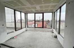 Penthouse central, situat pe Strada Petofi Sandor
