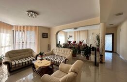 Casa de vanzare, 340mp, Zona Paulesti