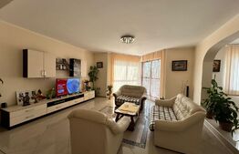 Casa de vanzare, 340mp, Zona Paulesti