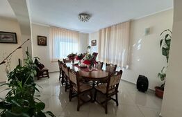 Casa de vanzare, 340mp, Zona Paulesti