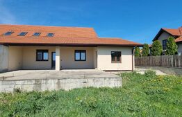 Casă Duplex Modernă și Spațioasă în Lazuri