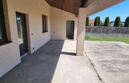 Casă Duplex Modernă și Spațioasă în Lazuri