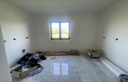 Casa de vanzare | 384mp construiti | Botiz