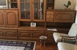 Apartament de vanzare  3 camere zona  Carpati 1 , etaj 3 /4